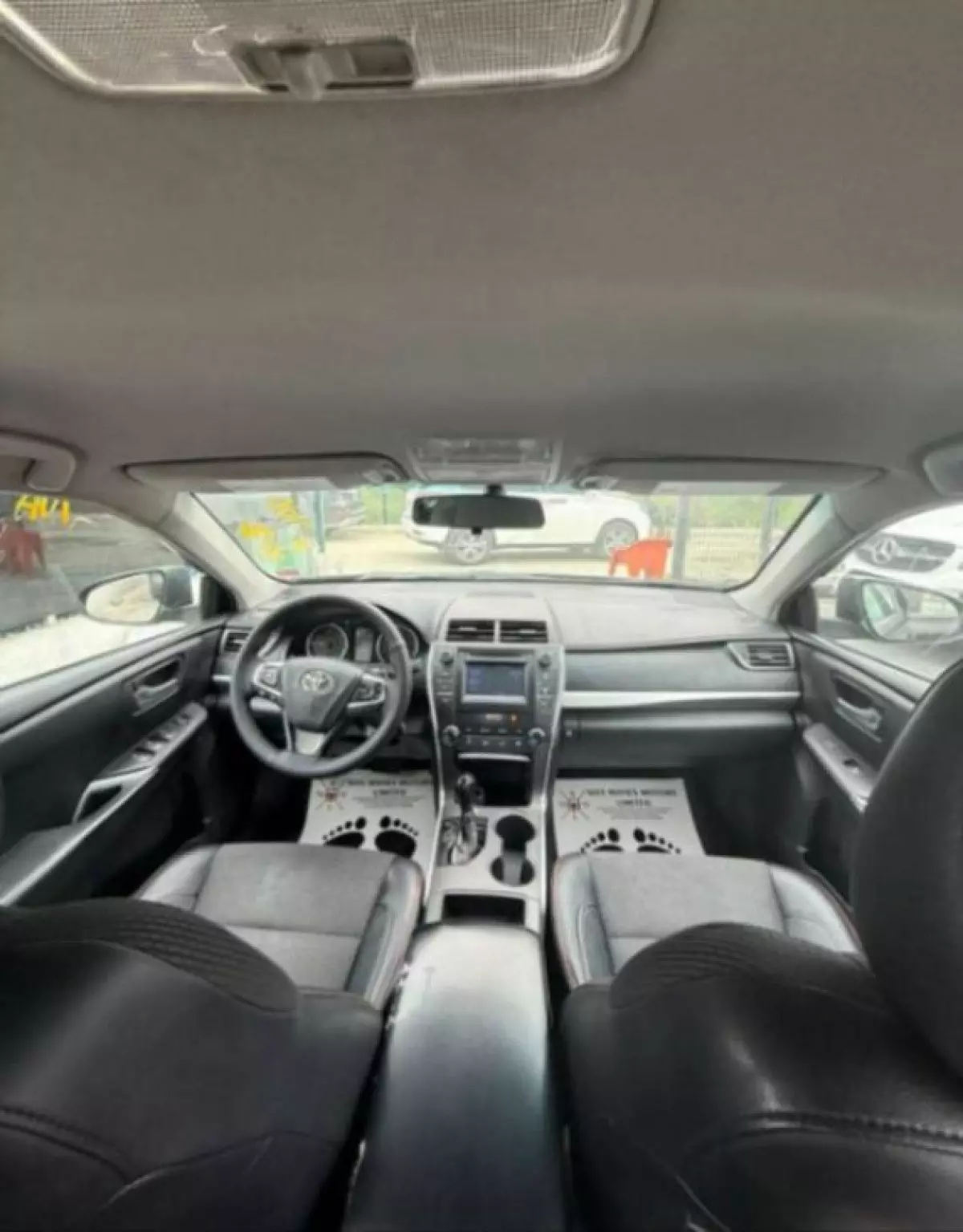 interiorFront