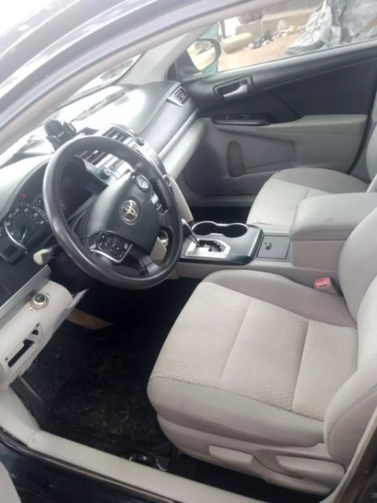 interiorFront