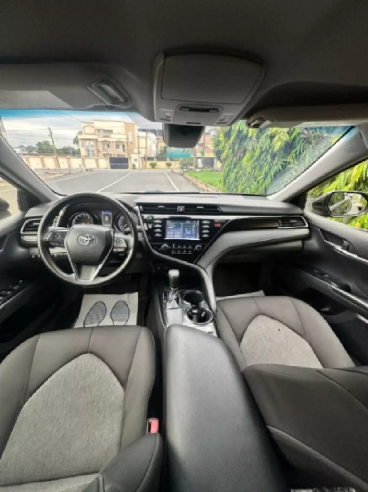 interiorFront
