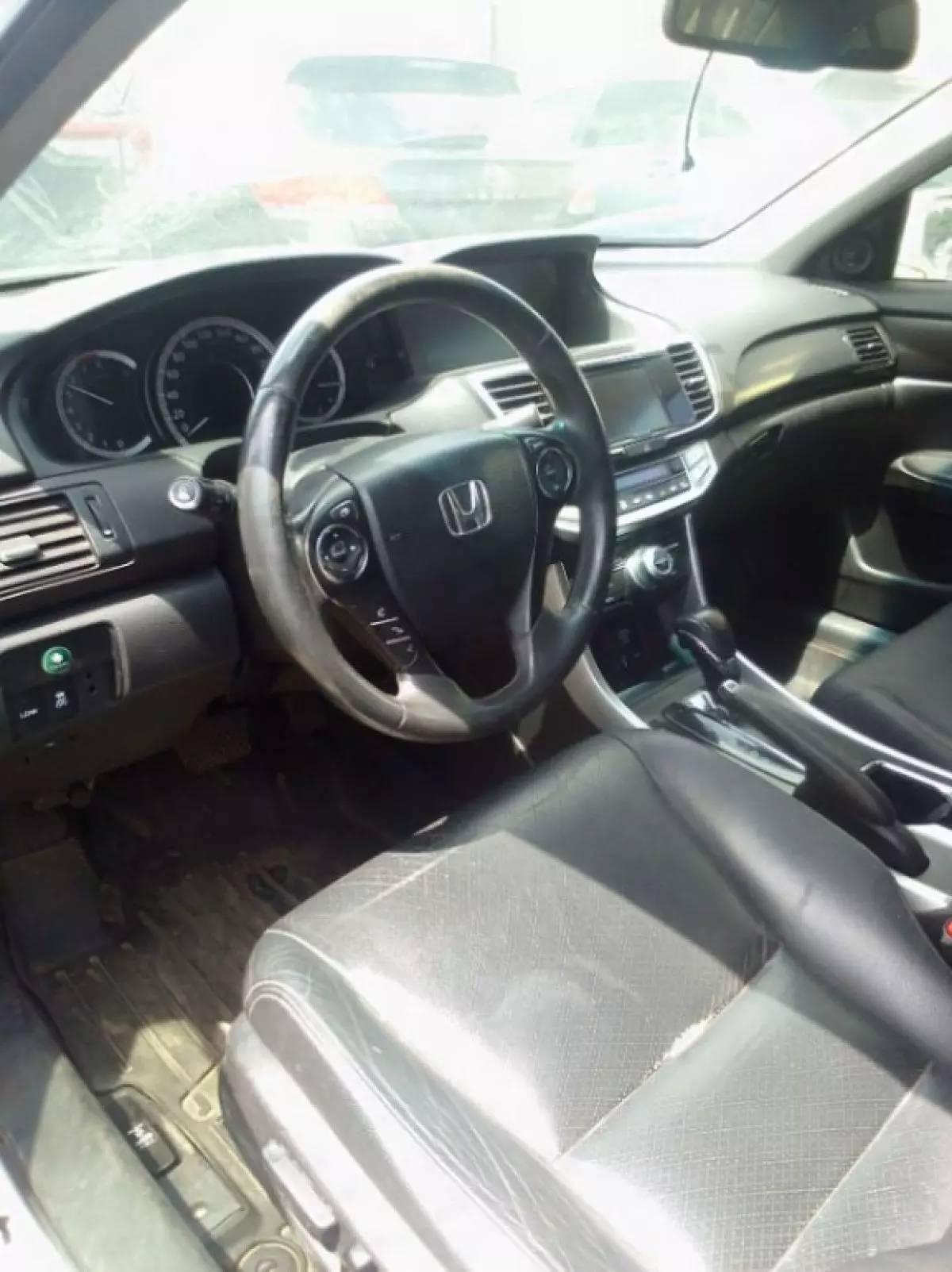 interiorFront