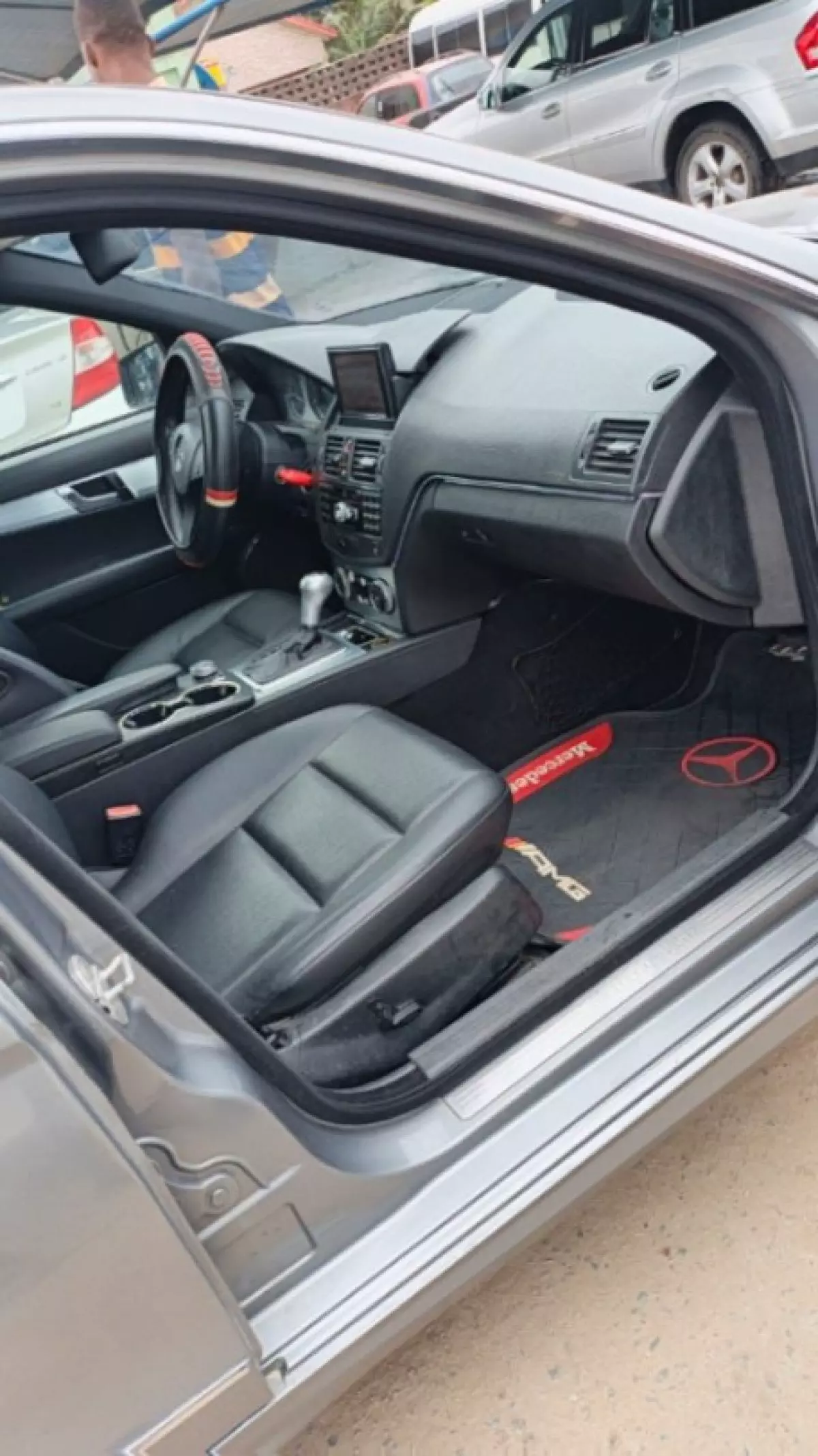 interiorFront
