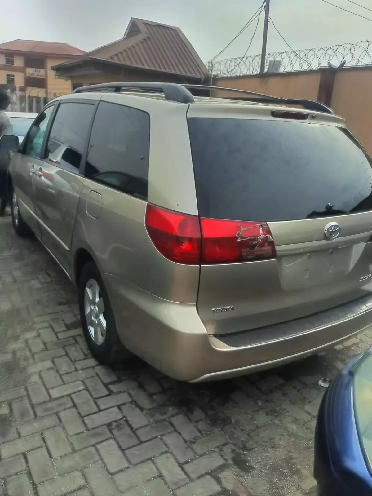 car Right Back