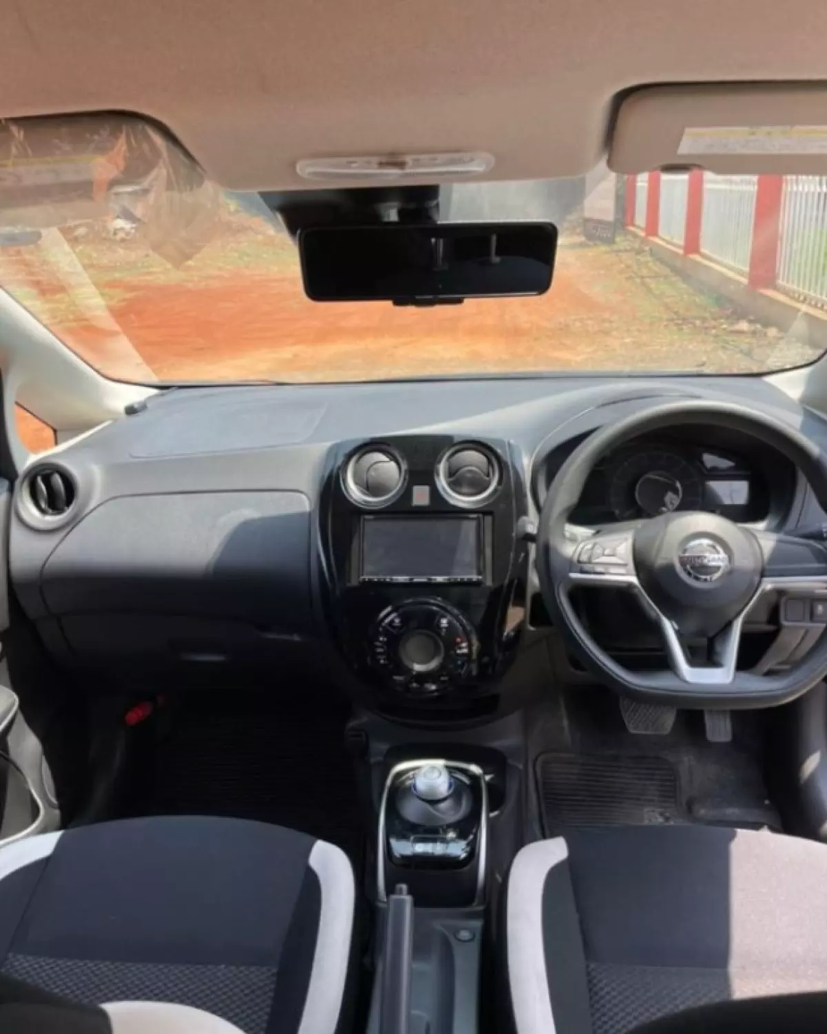 interiorFront