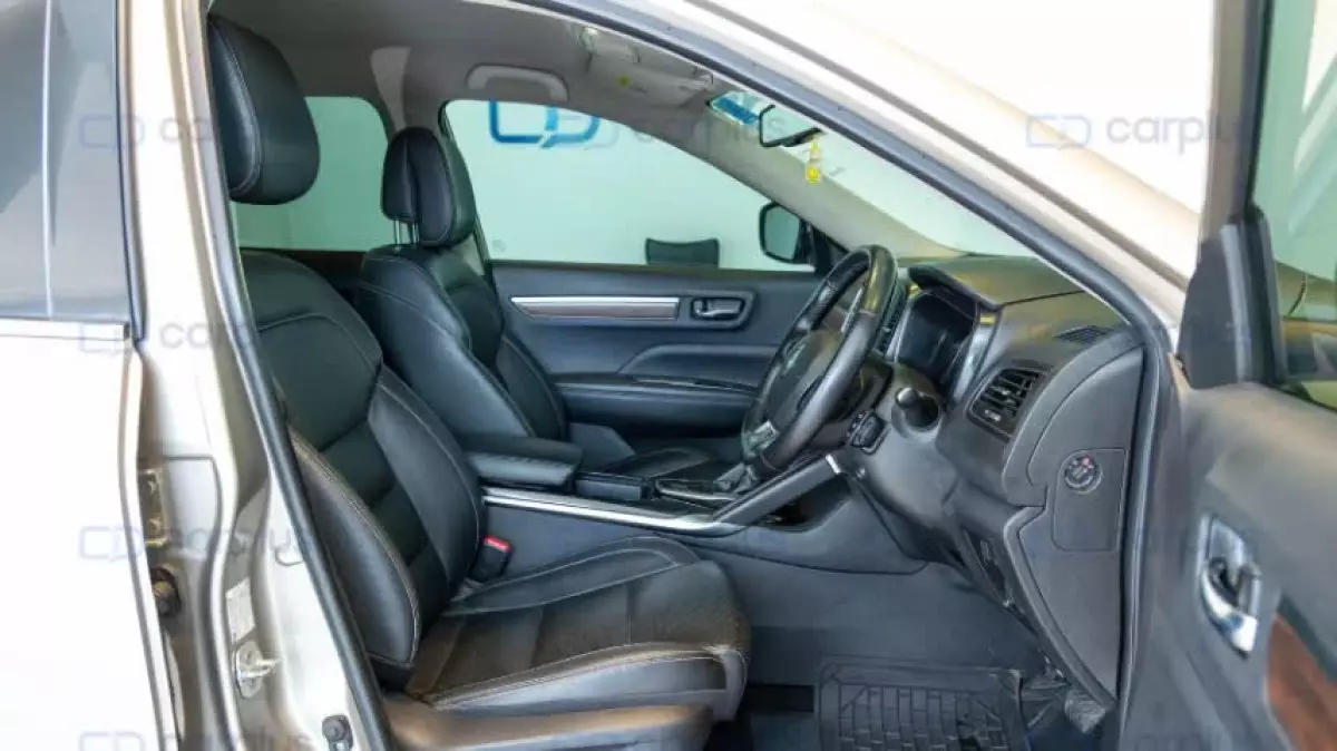 interiorFront