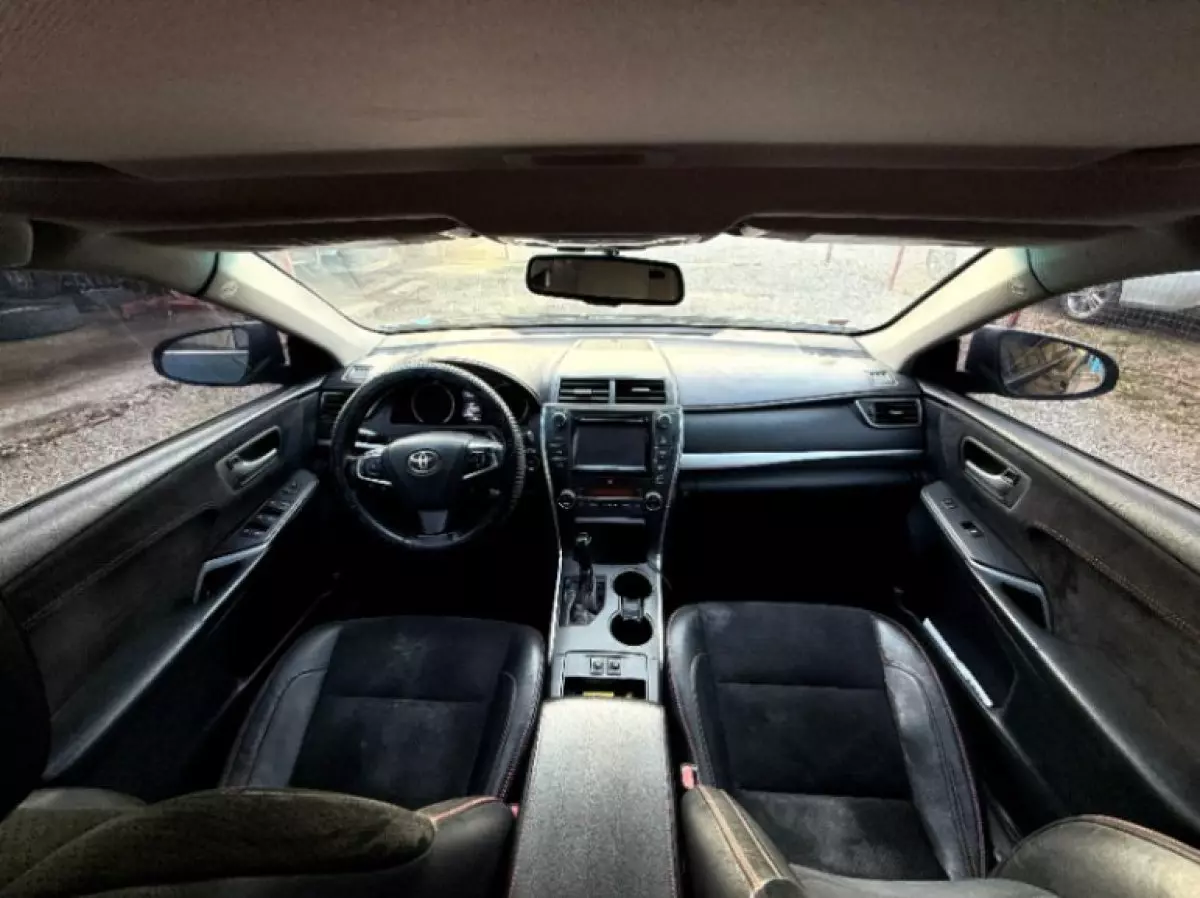 interiorFront