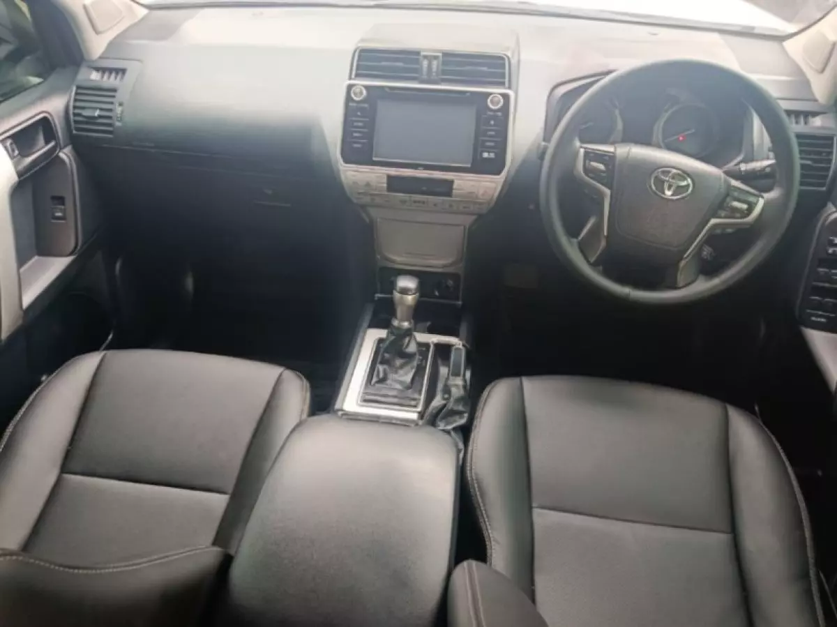 interiorFront