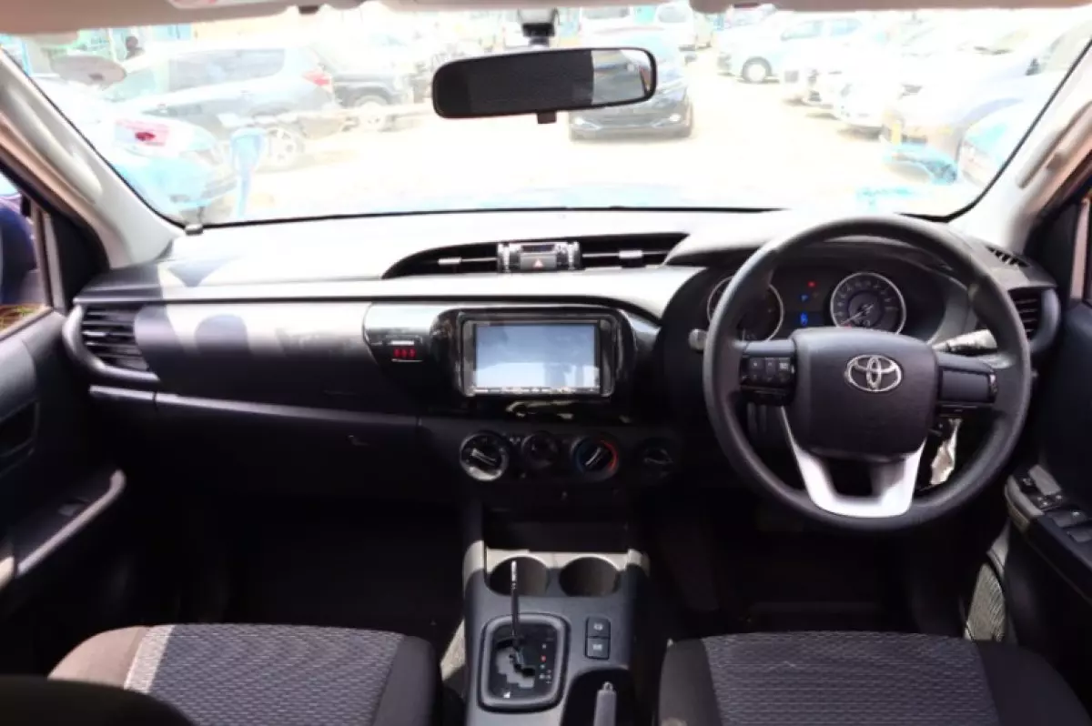 interiorFront