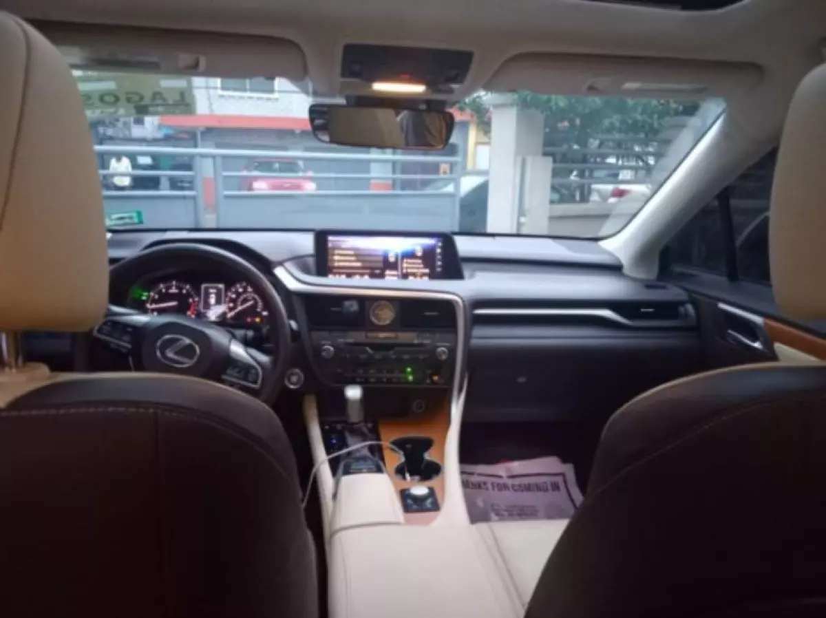 interiorFront
