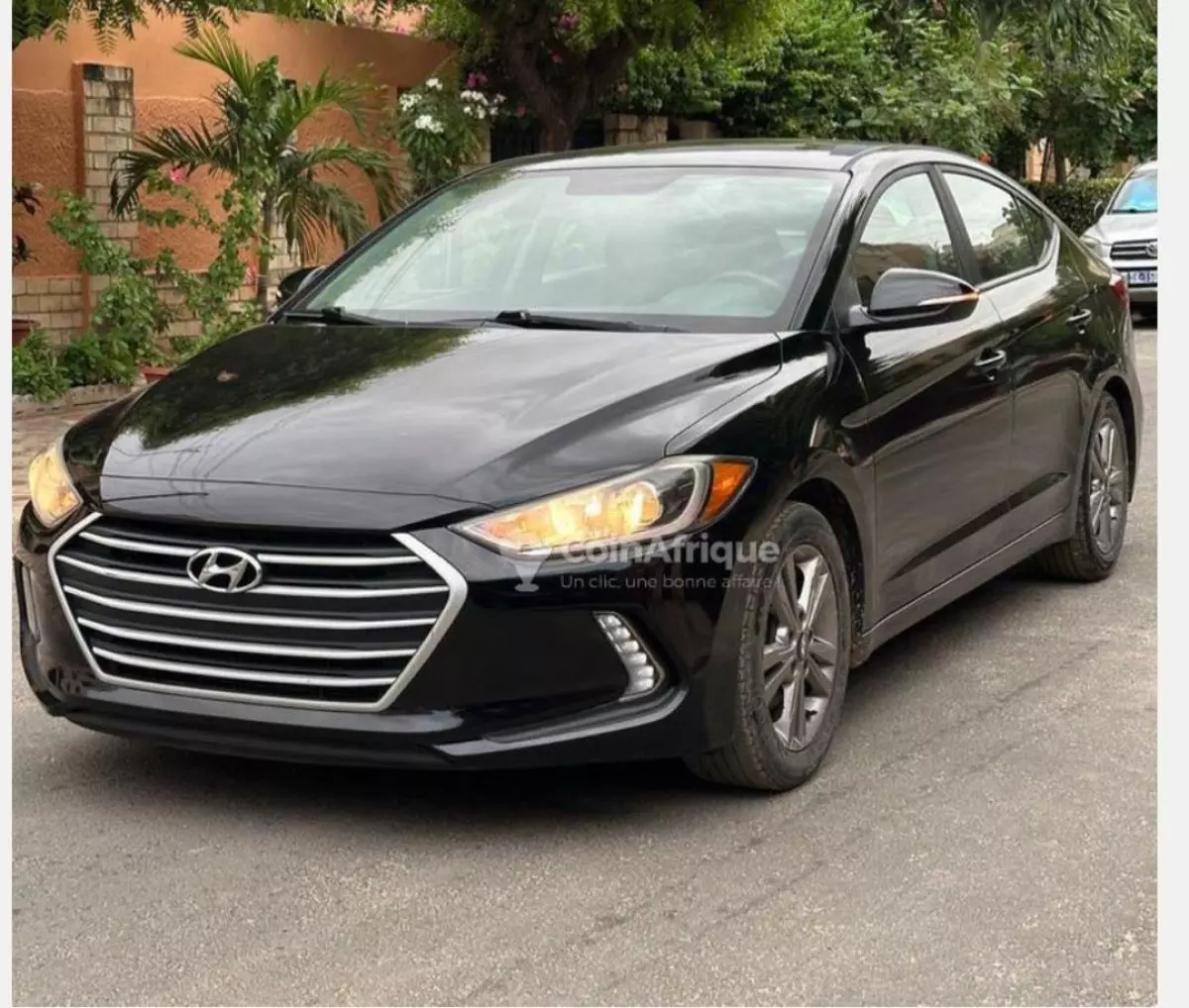 Hyundai Elantra   - 2018
