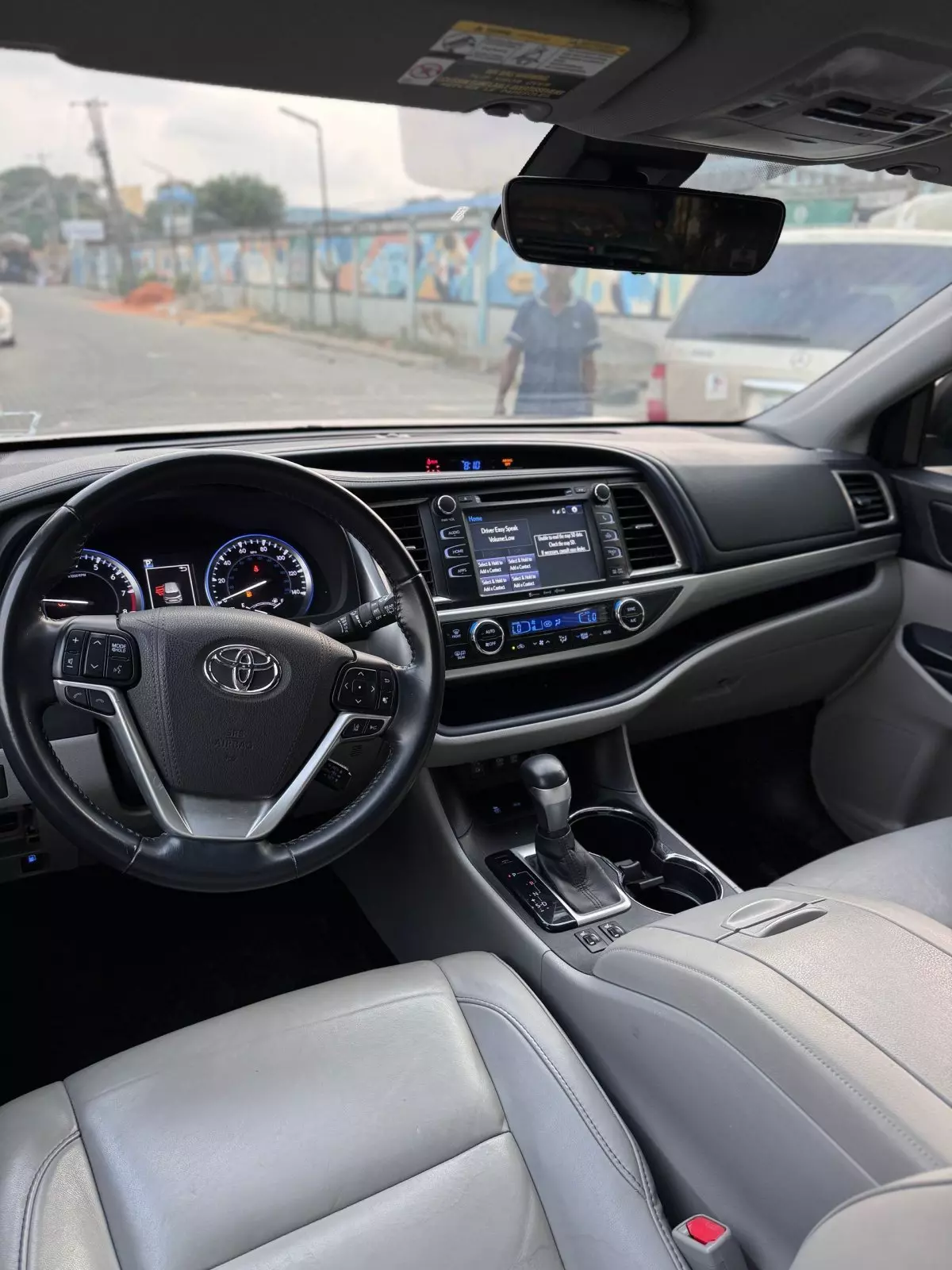 interiorFront