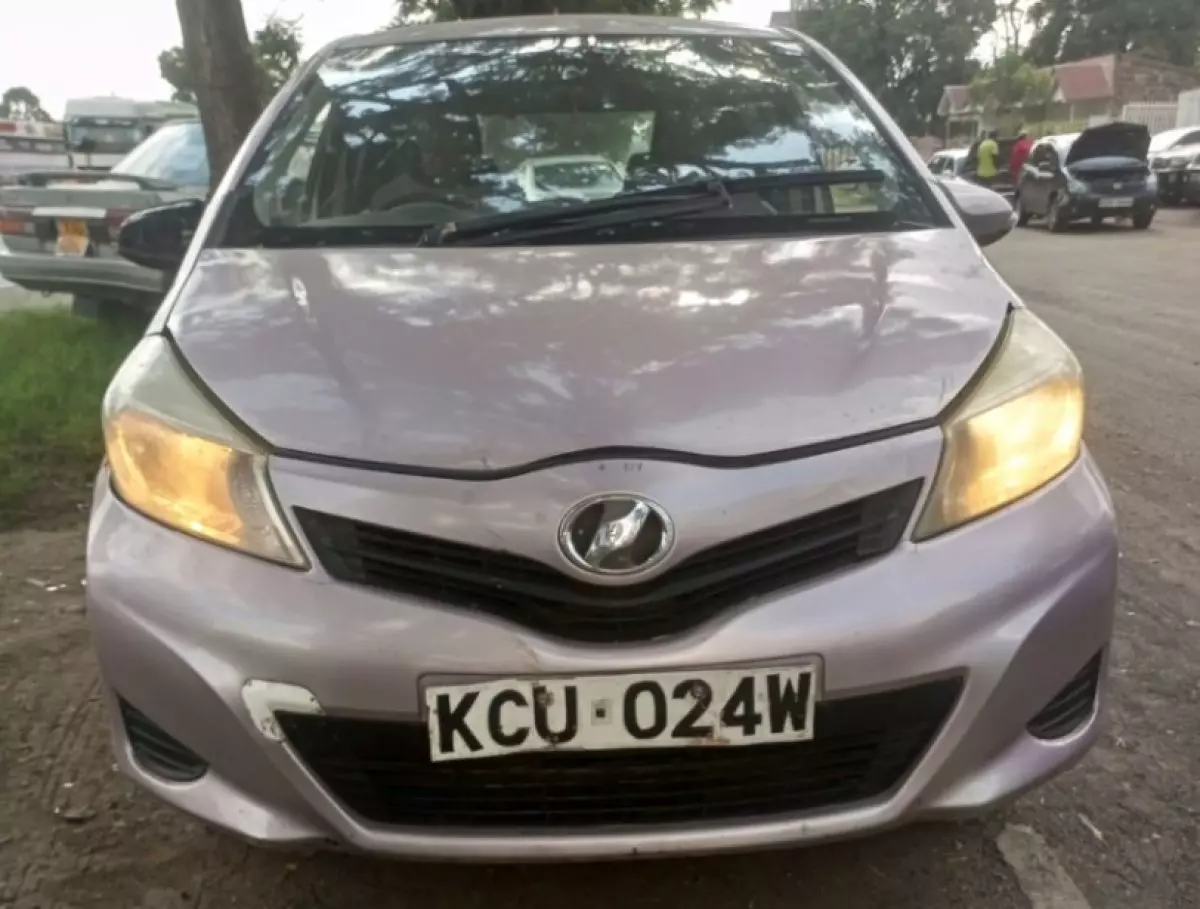 Toyota Vitz - 2012