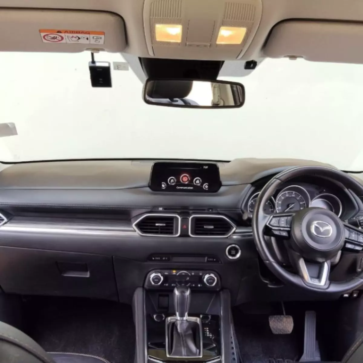 interiorFront