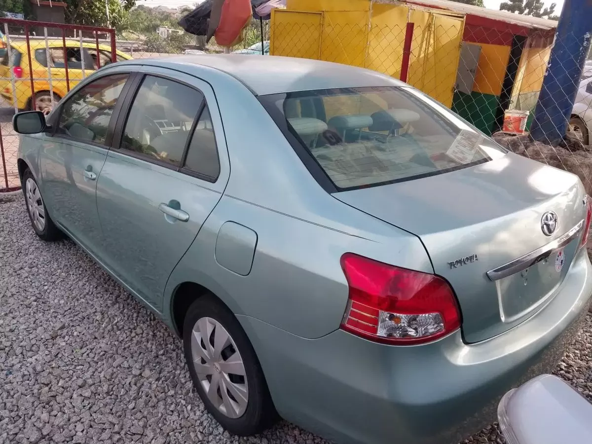 car Right Back