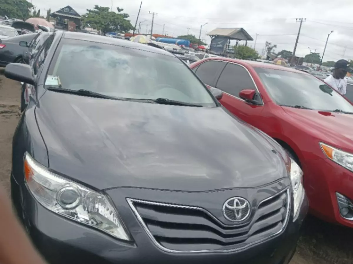 Toyota camry - 2011