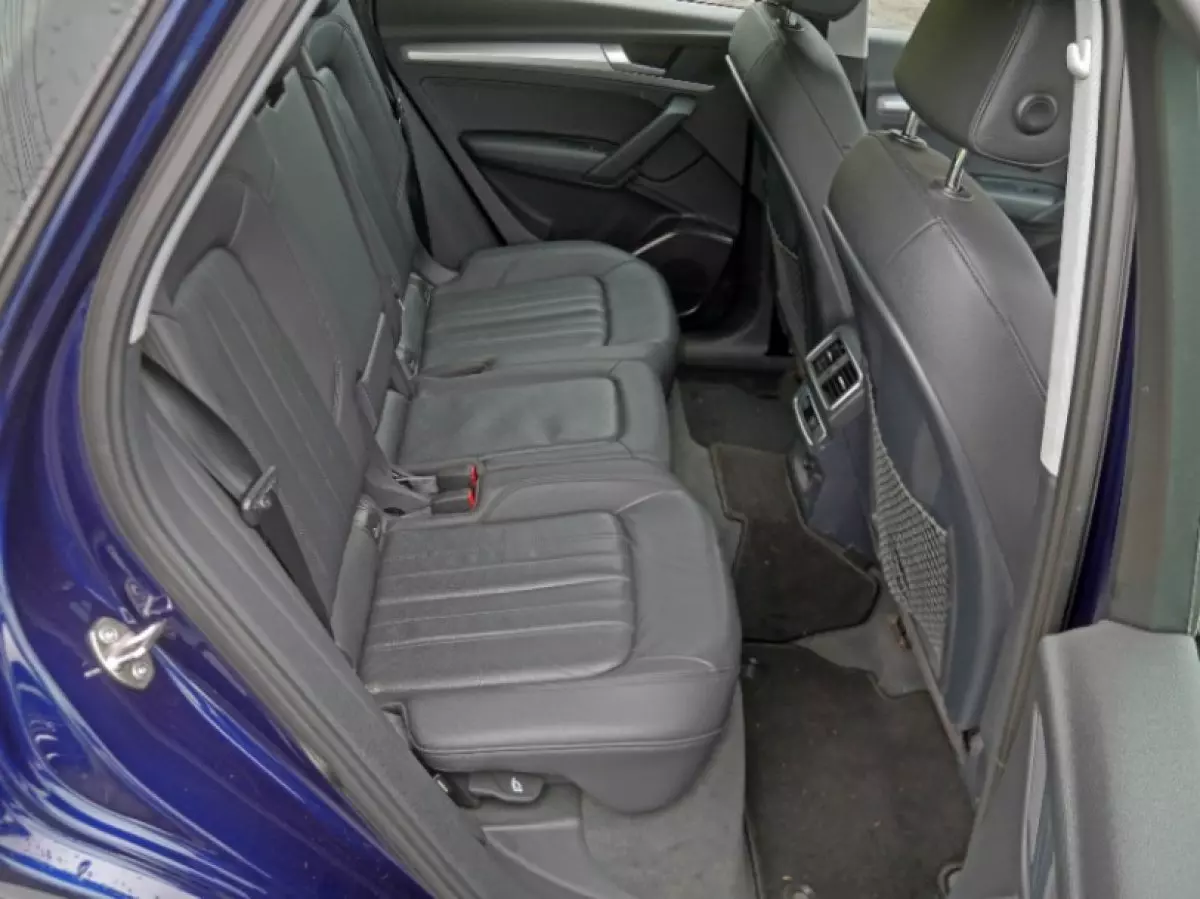 interiorBack