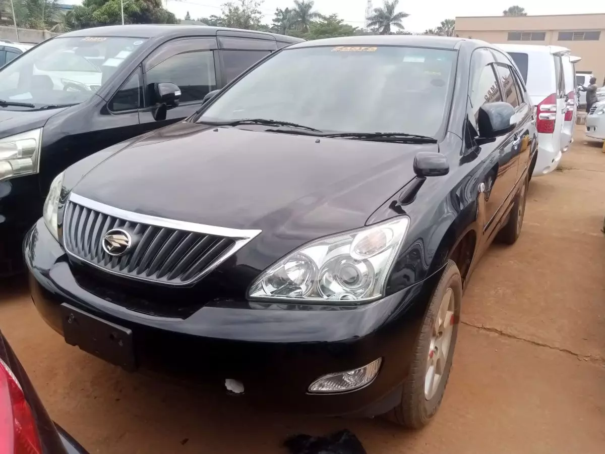Toyota Harrier   - 2012