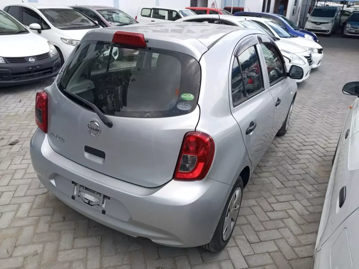 car Right Back