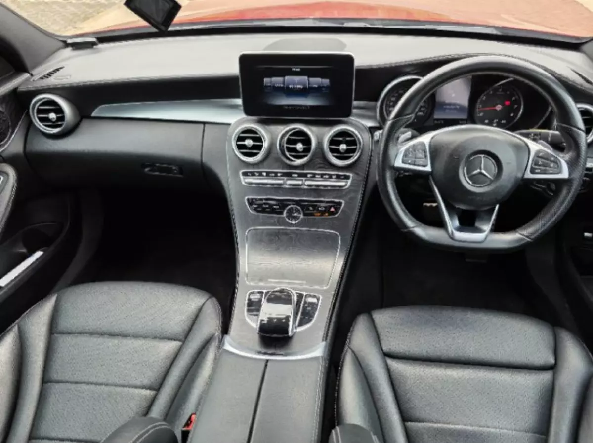 interiorFront