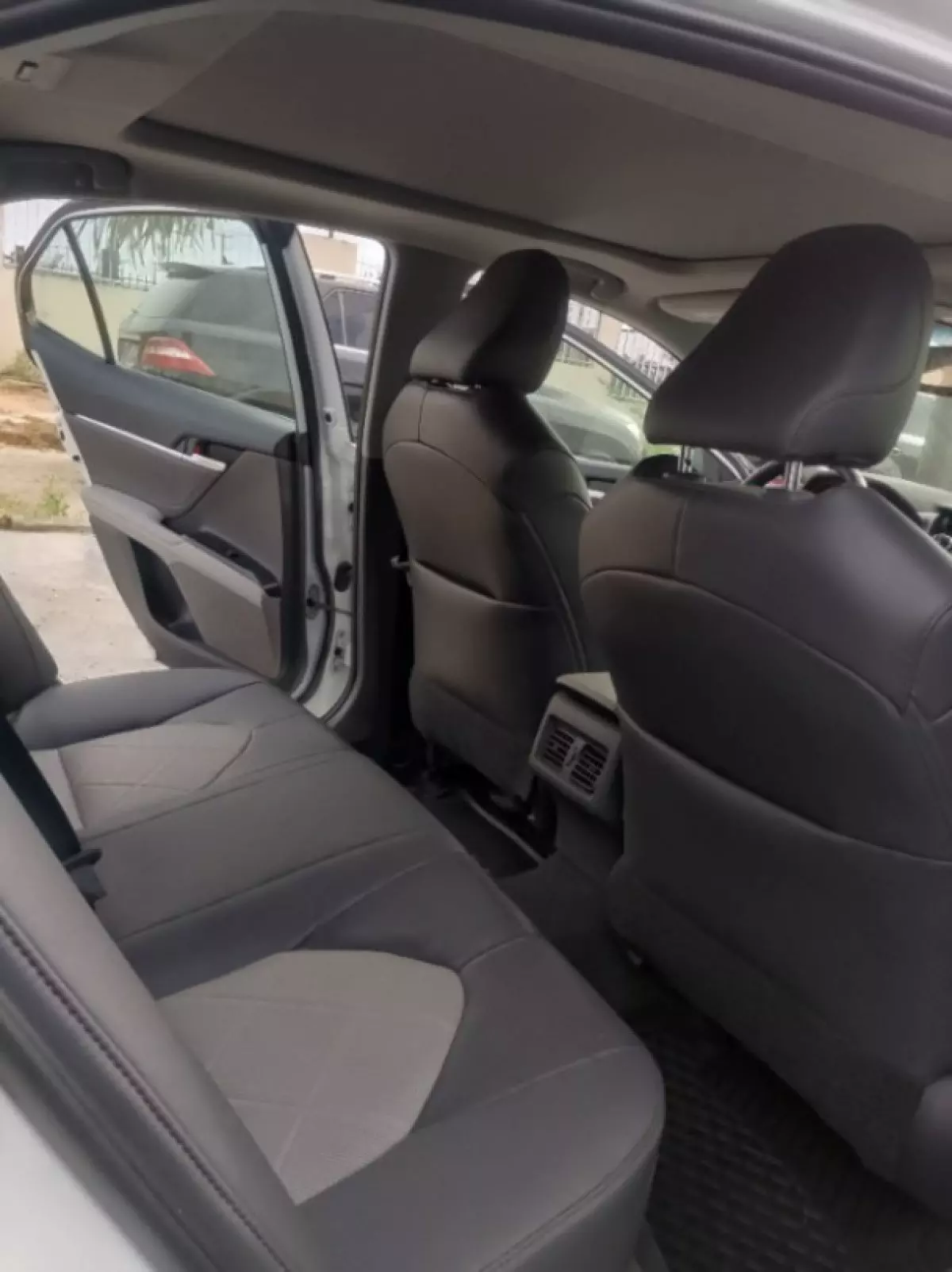 interiorBack