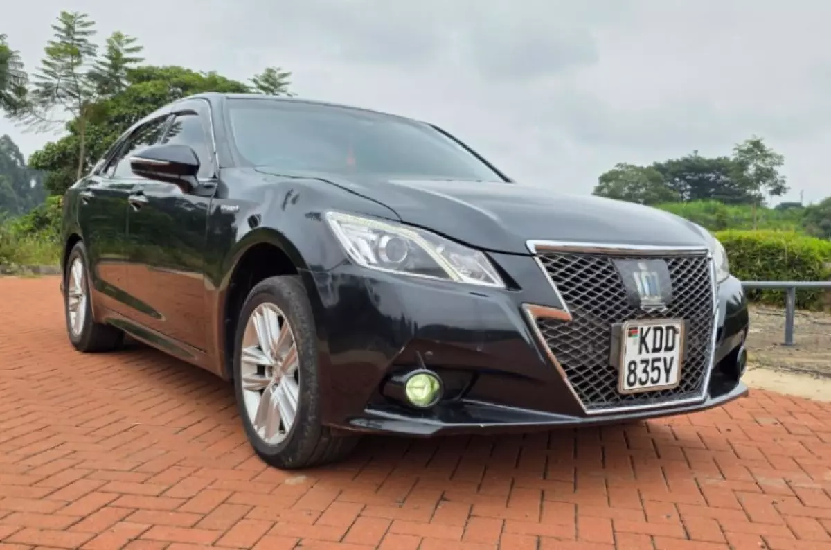 Toyota Crown - 2014