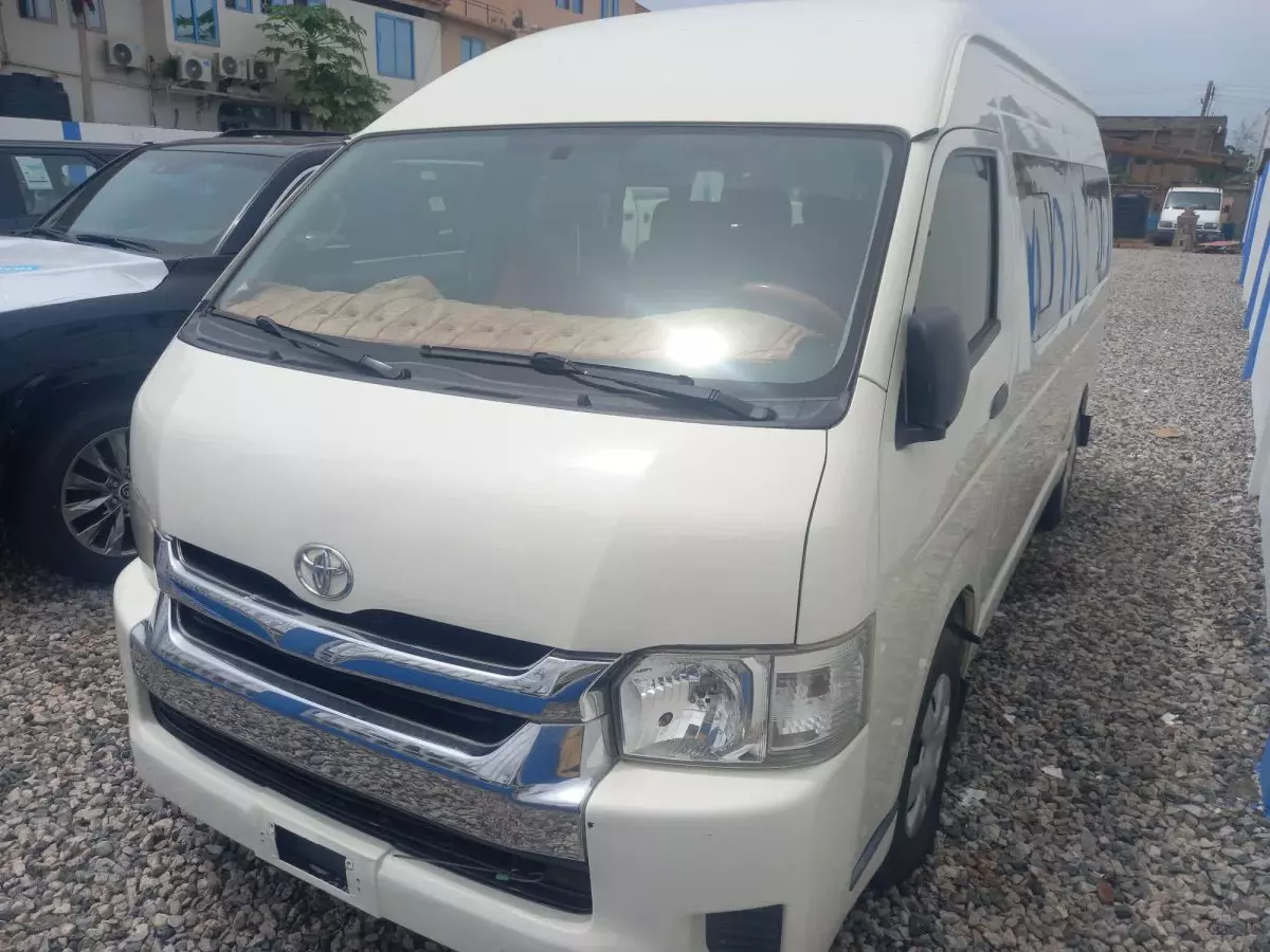 Toyota Hiace - 2016