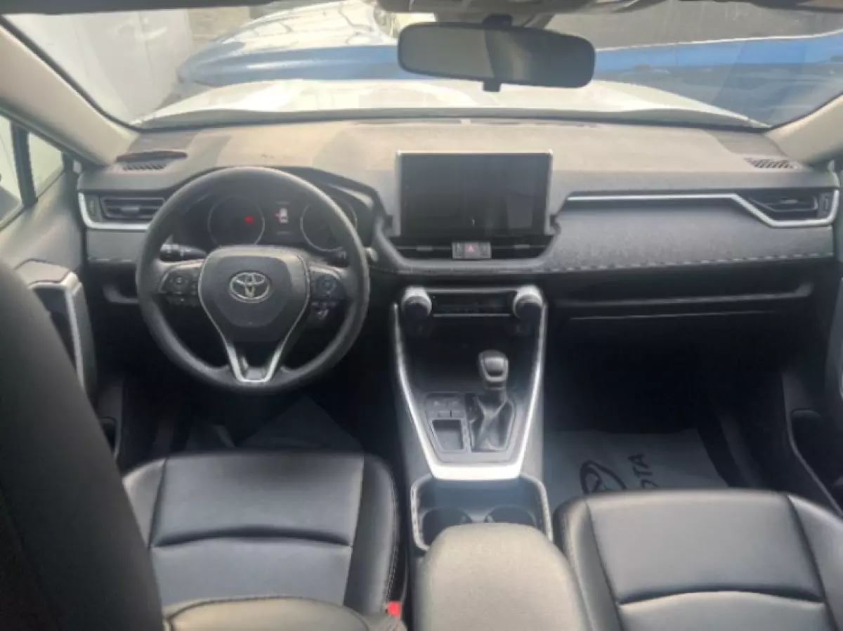 interiorFront
