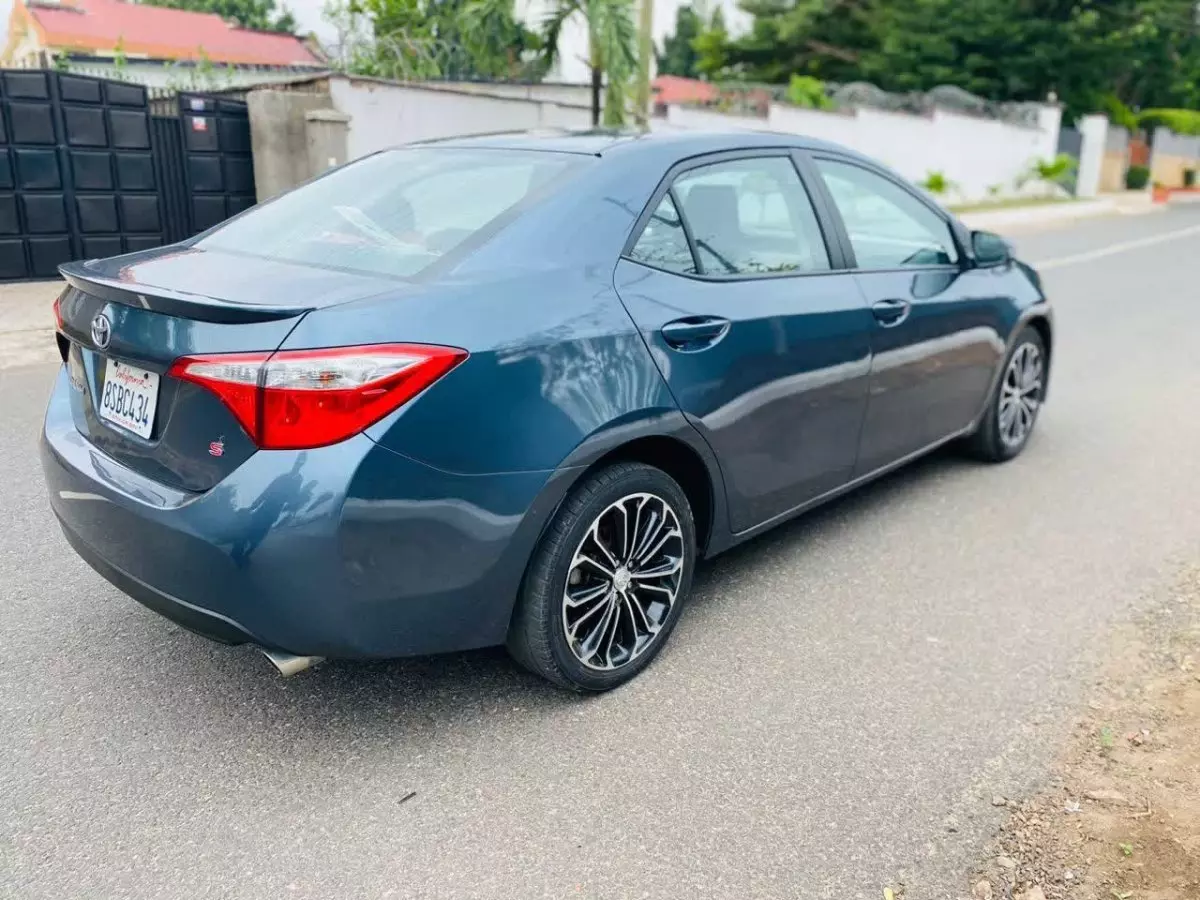 car Right Back