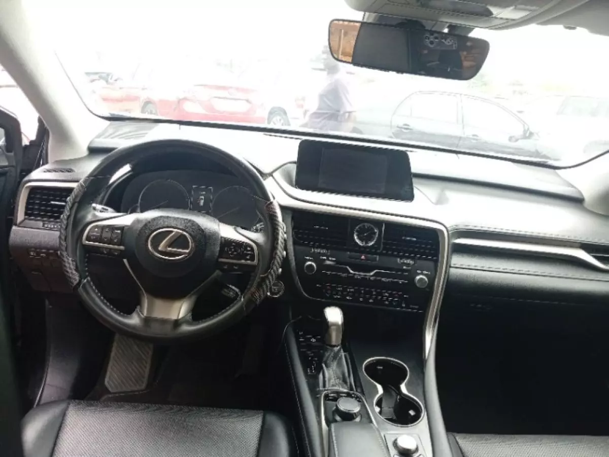 interiorFront