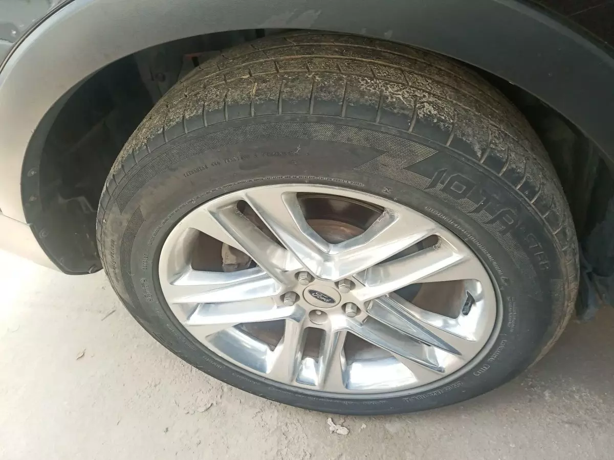 tyre0