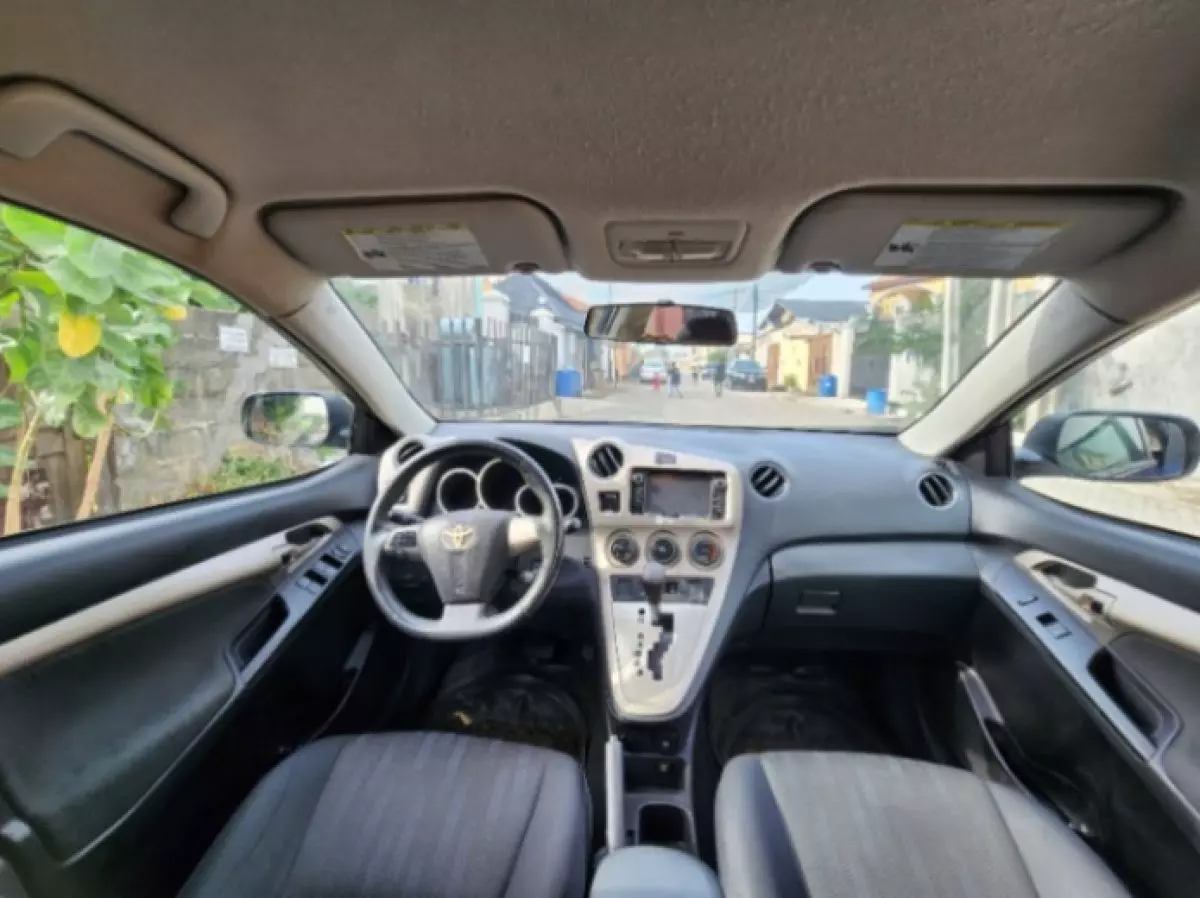 interiorFront