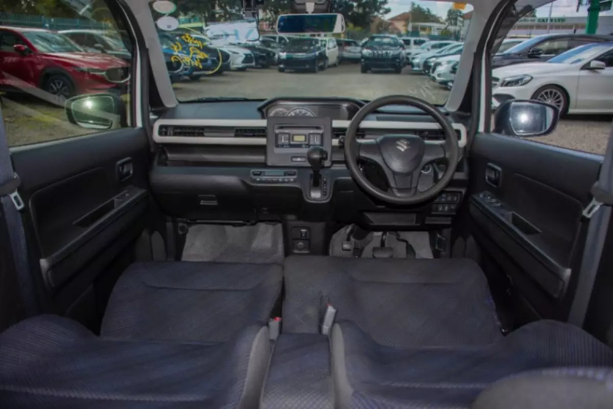interiorFront