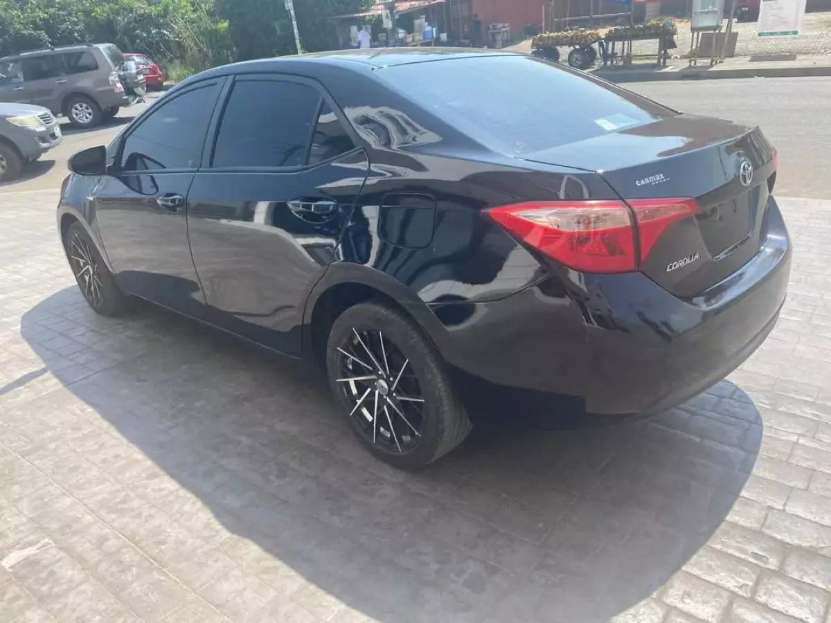 car Right Back