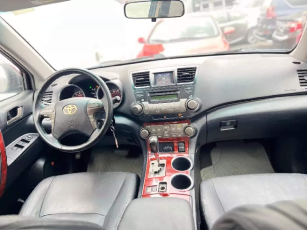 interiorFront