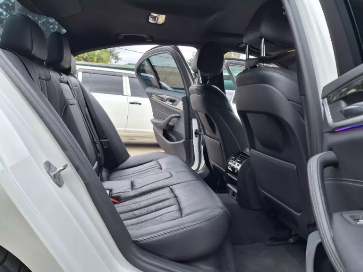 interiorBack