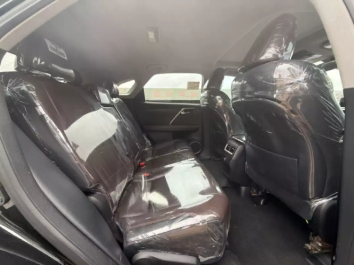 interiorBack