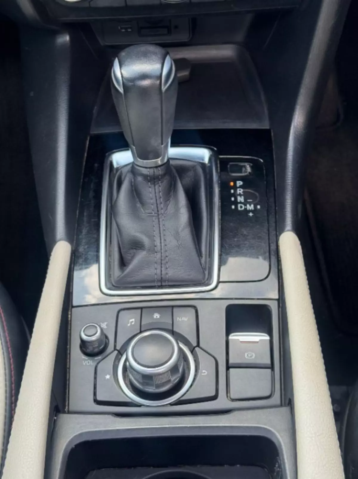 interiorFront