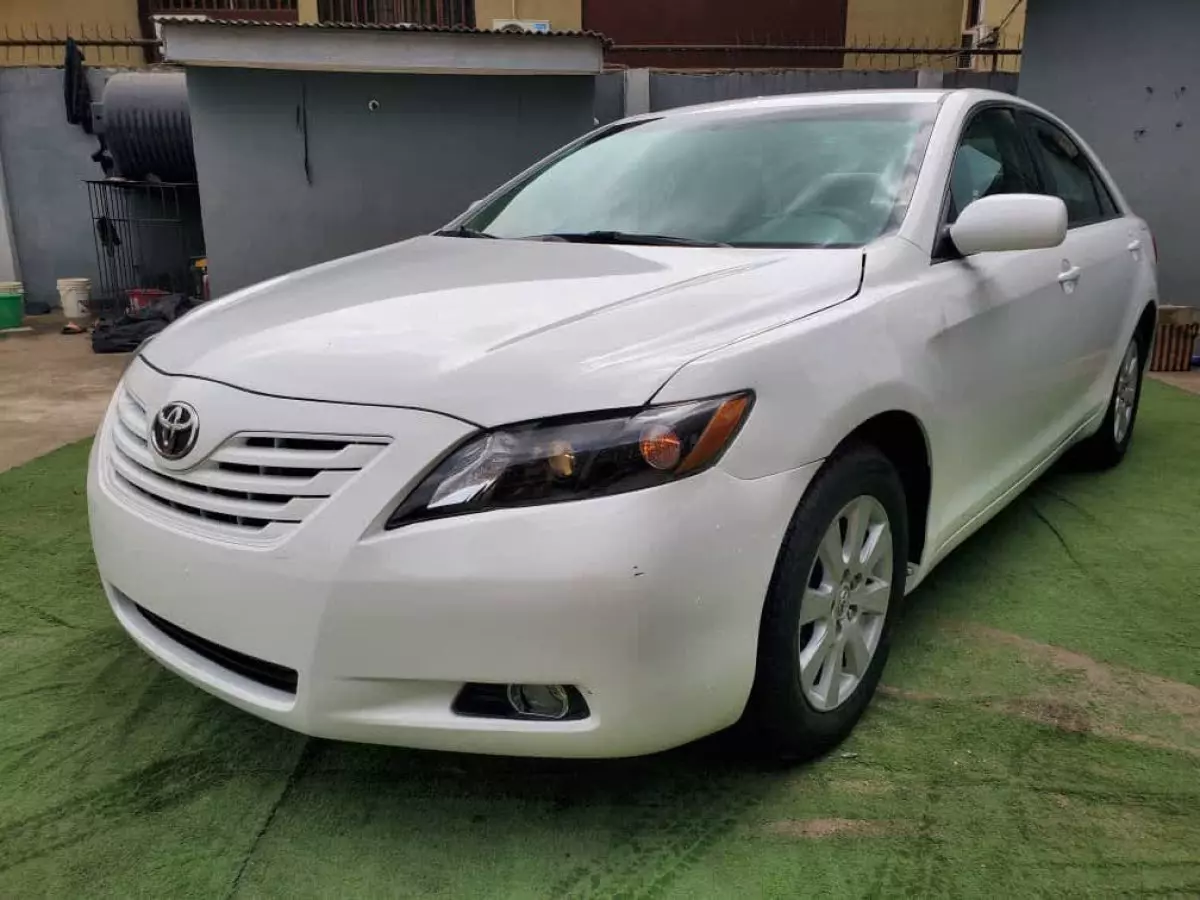 Toyota Camry - 2009