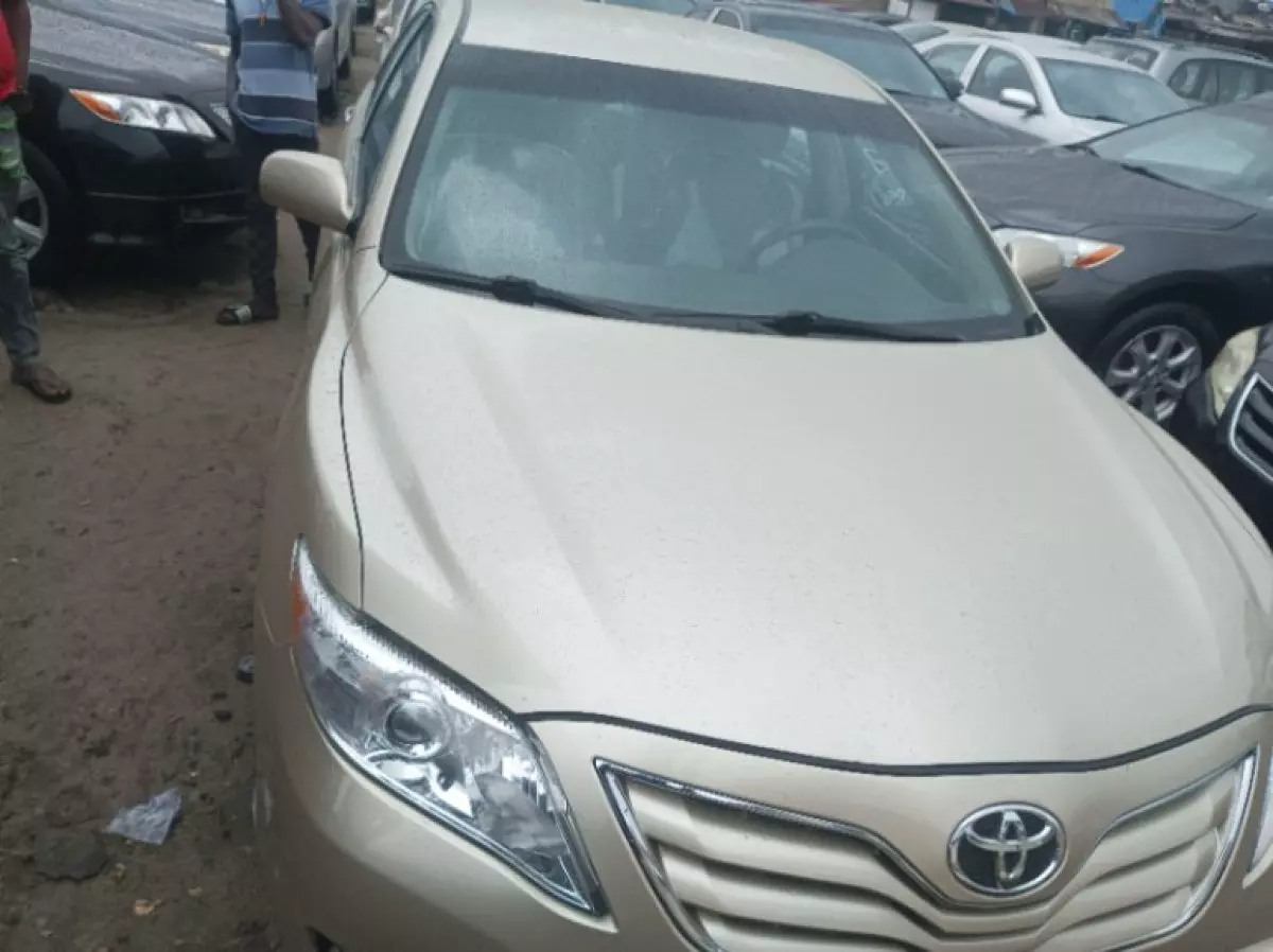 Toyota camry - 2010