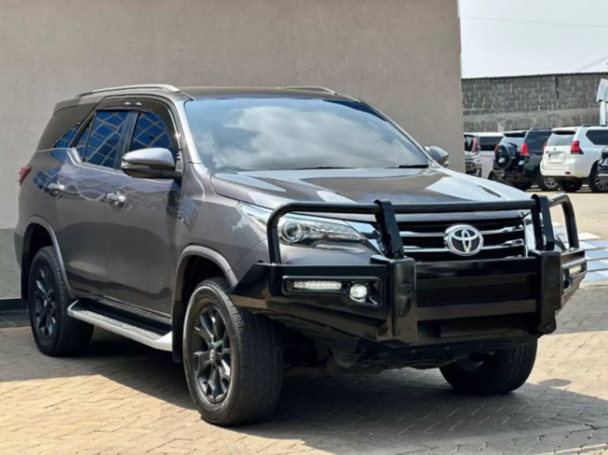 Toyota Fortuner - 2018