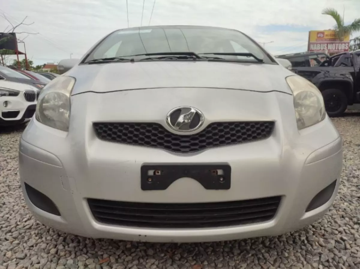 Toyota Vitz   - 2010