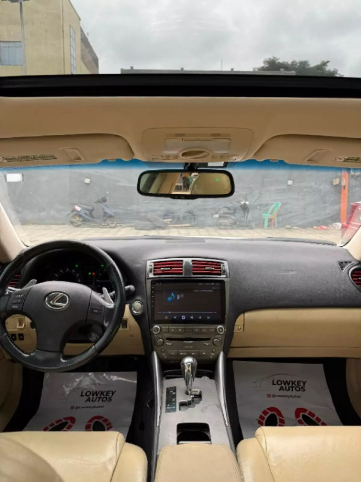 interiorFront