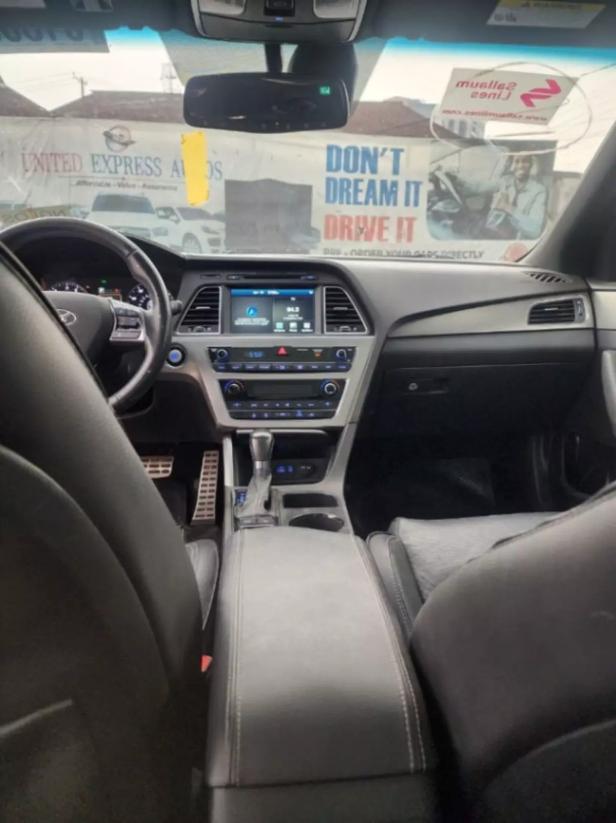 interiorFront