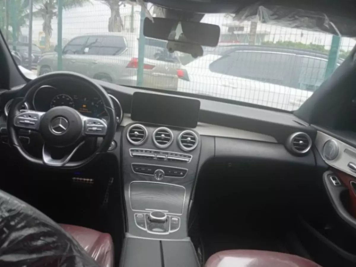 interiorFront
