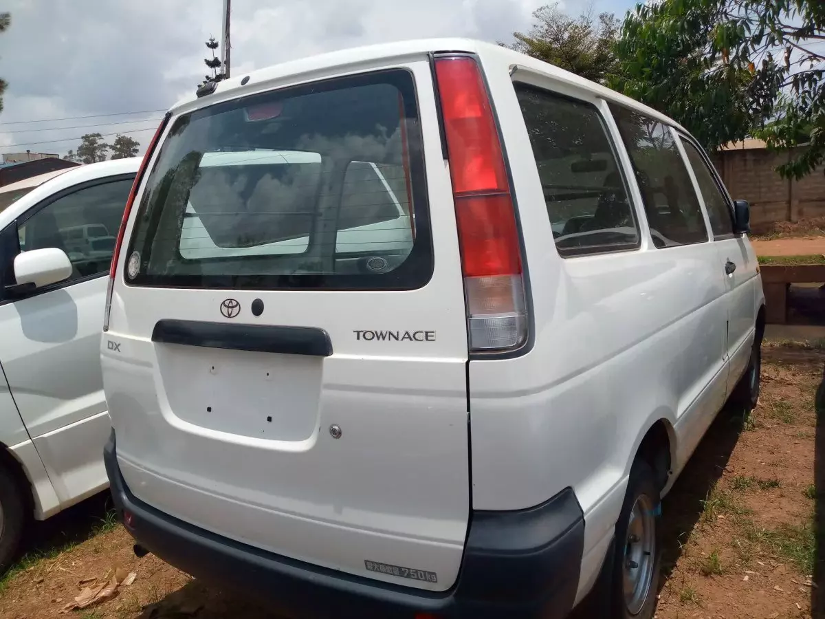 car Right Back