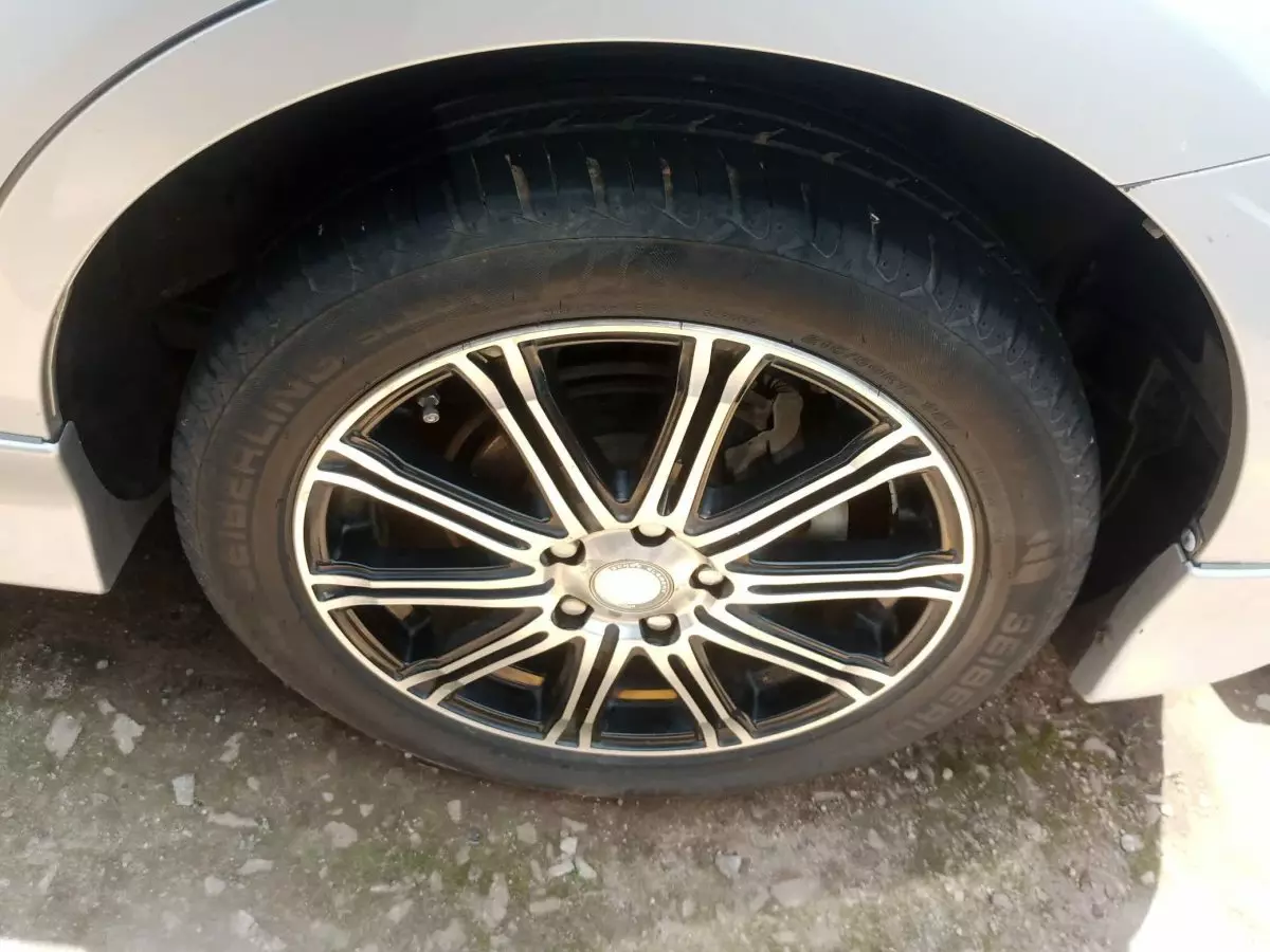 tyre1