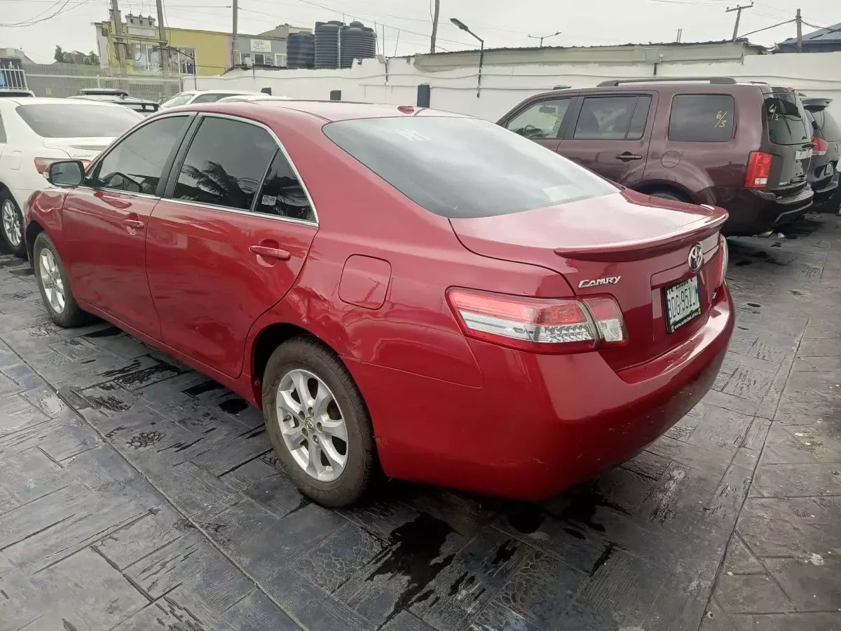 car Right Back