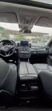 interiorFront