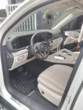 interiorFront