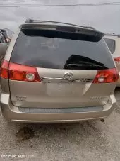 car Right Back