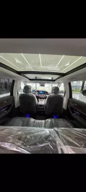 backInteriorWithPanoramaRoof